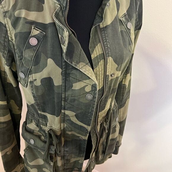 Hollister Camo Jacket. Size S - Picture 3 of 7